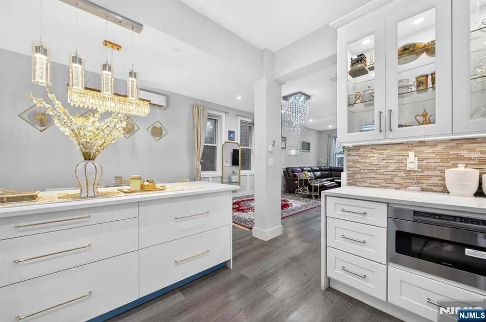 128 Sherman Place Jersey City, NJ 07307