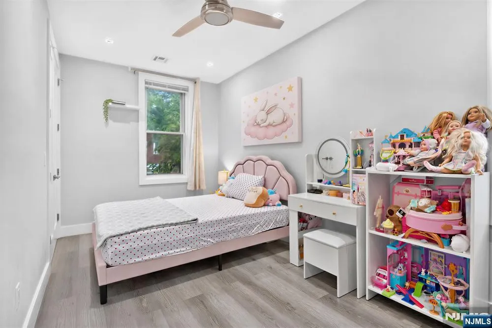 128 Sherman Place Jersey City, NJ 07307