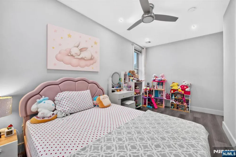 128 Sherman Place Jersey City, NJ 07307