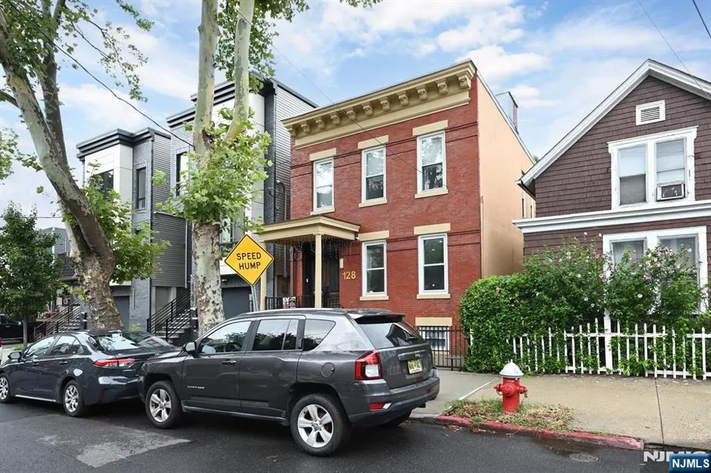 128 Sherman Place Jersey City, NJ 07307