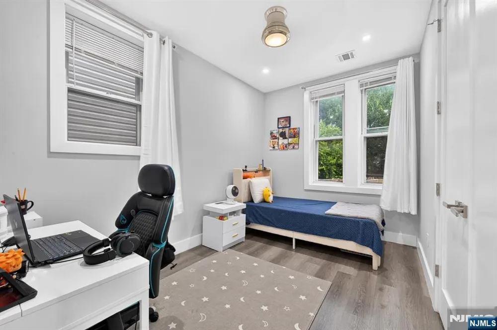128 Sherman Place Jersey City, NJ 07307