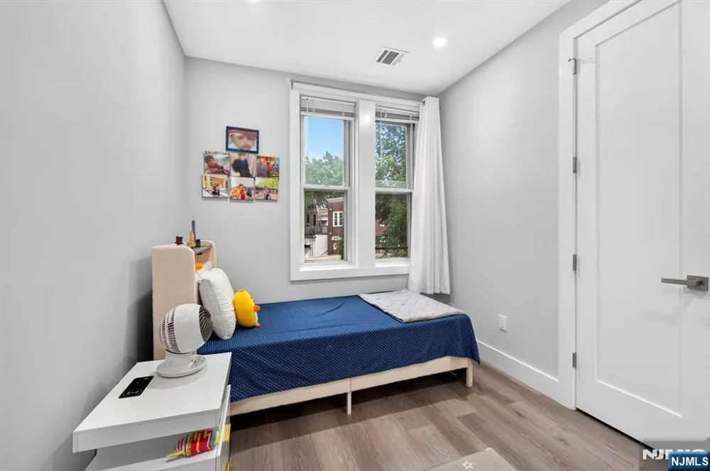 128 Sherman Place Jersey City, NJ 07307