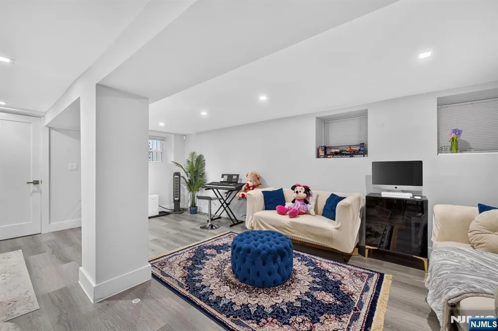 128 Sherman Place Jersey City, NJ 07307