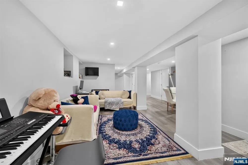 128 Sherman Place Jersey City, NJ 07307