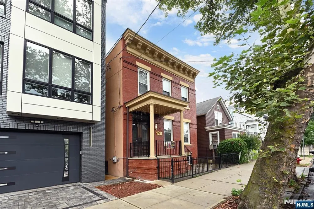 128 Sherman Place Jersey City, NJ 07307