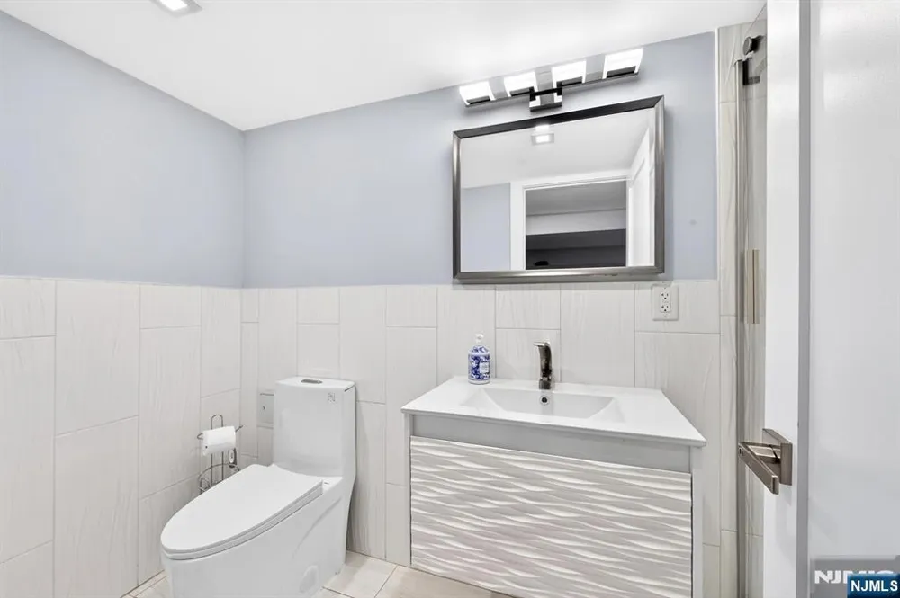 128 Sherman Place Jersey City, NJ 07307
