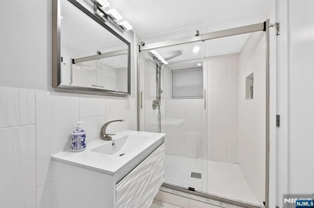 128 Sherman Place Jersey City, NJ 07307