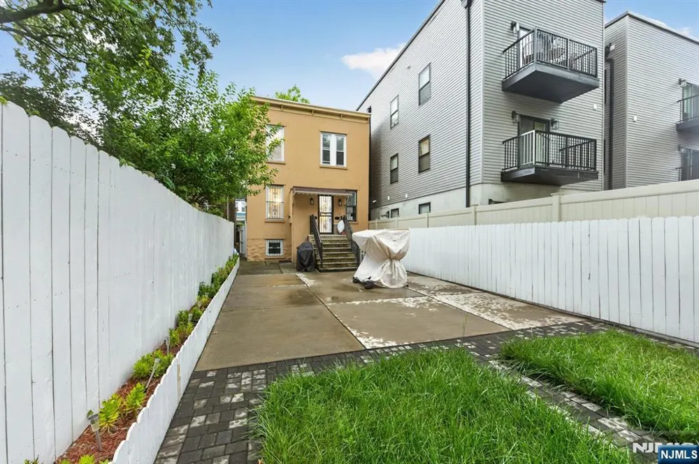 128 Sherman Place Jersey City, NJ 07307