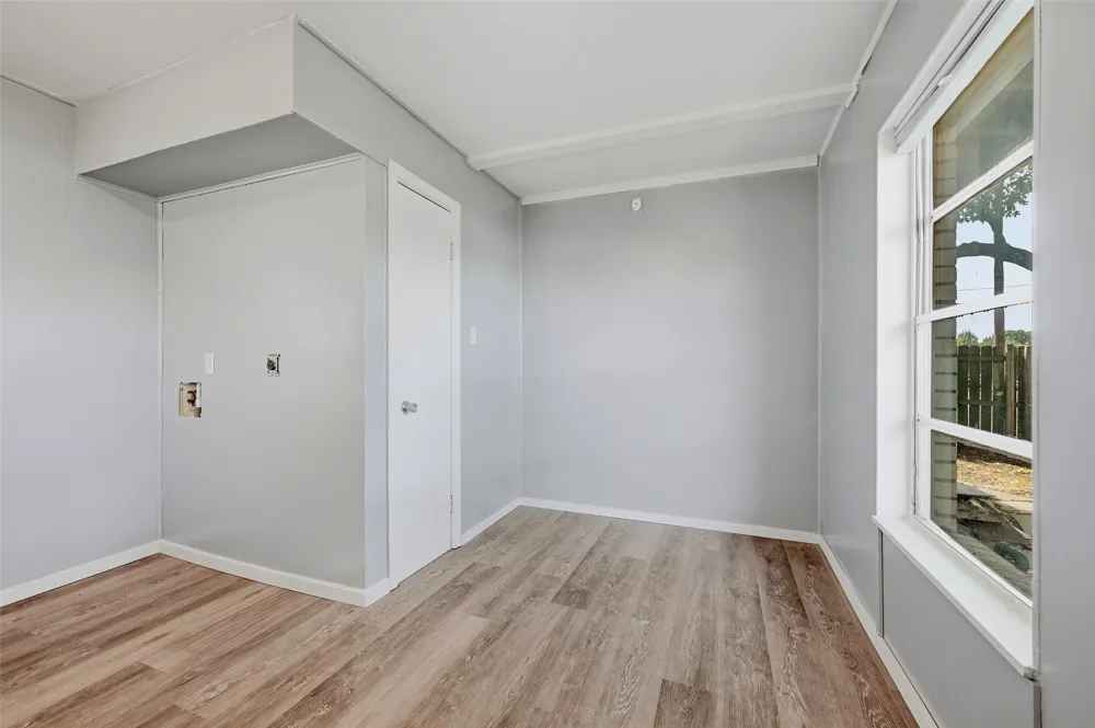 636 S Andrews Avenue Sherman, TX 75090