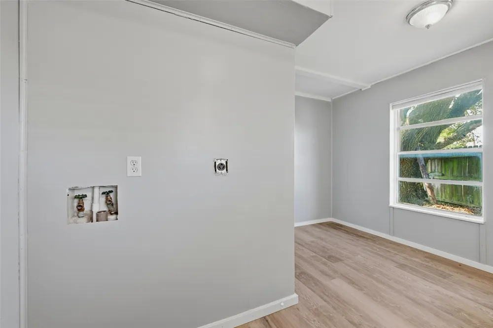 636 S Andrews Avenue Sherman, TX 75090
