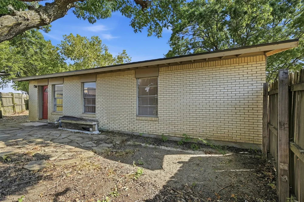636 S Andrews Avenue Sherman, TX 75090