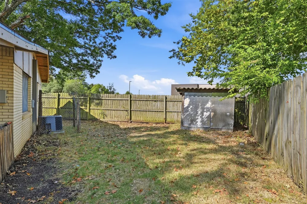636 S Andrews Avenue Sherman, TX 75090
