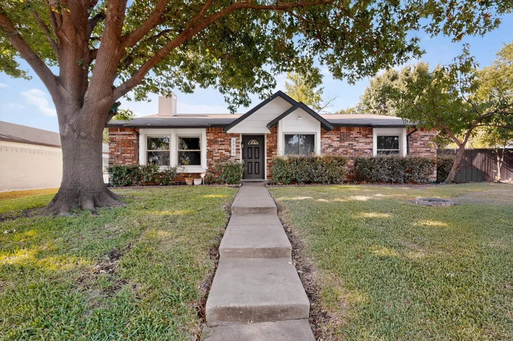 2404 Lemmontree Lane Plano, TX 75074