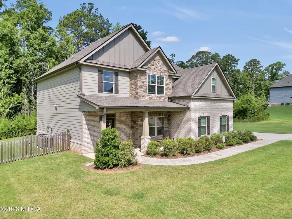 231 Homestead Circle Forsyth, GA 31029