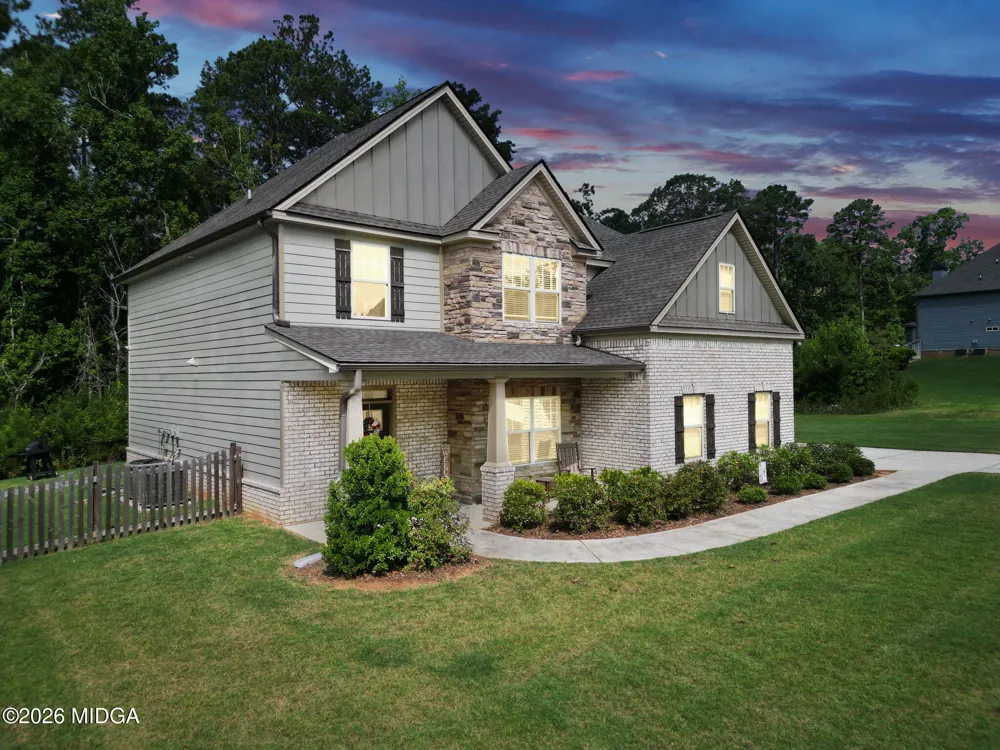 231 Homestead Circle Forsyth, GA 31029