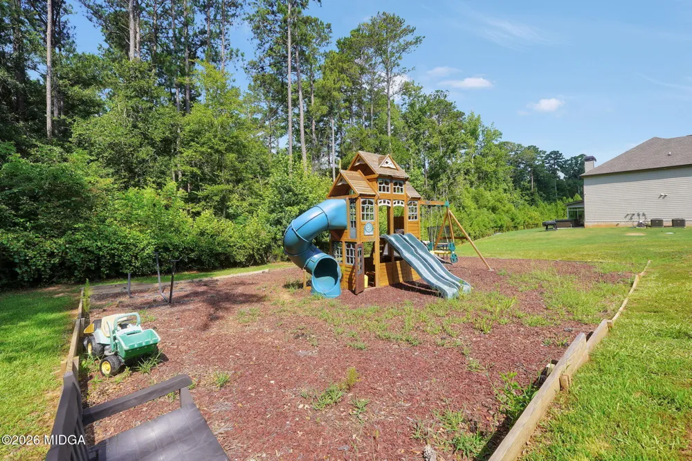 231 Homestead Circle Forsyth, GA 31029