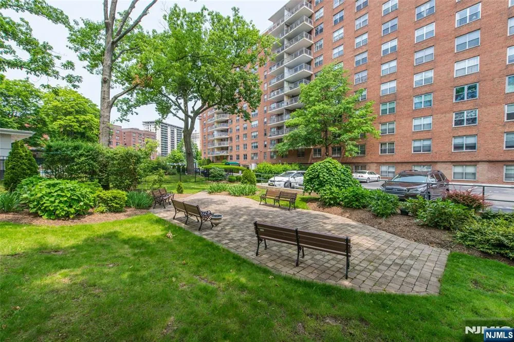 301 Beech Street 11H Hackensack, NJ 07601