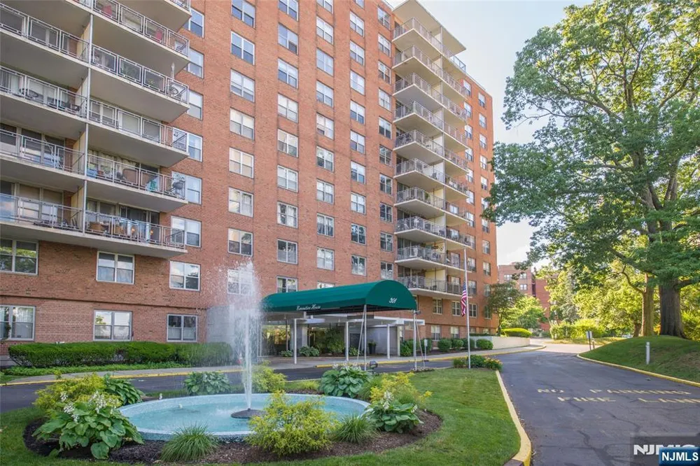 301 Beech Street 11H Hackensack, NJ 07601