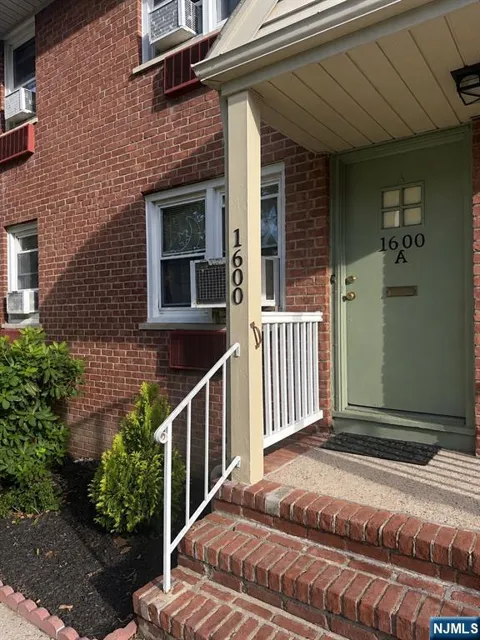 16-00 Plaza Road 1600A