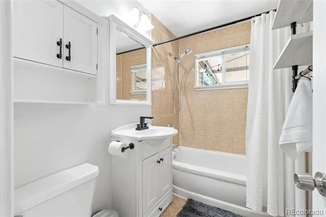 3791 S Huron Street Englewood, CO 80110