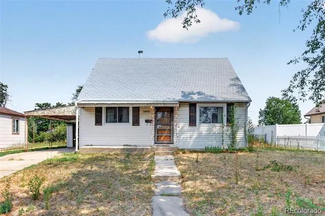 10831 Lowry Place Aurora, CO 80010