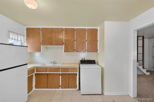 10831 Lowry Place Aurora, CO 80010