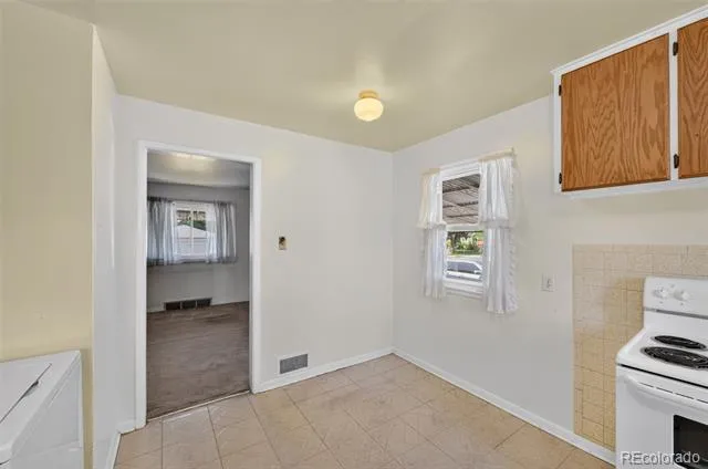 10831 Lowry Place Aurora, CO 80010