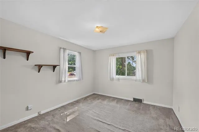 10831 Lowry Place Aurora, CO 80010