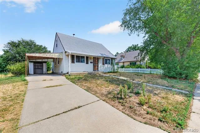 10831 Lowry Place Aurora, CO 80010