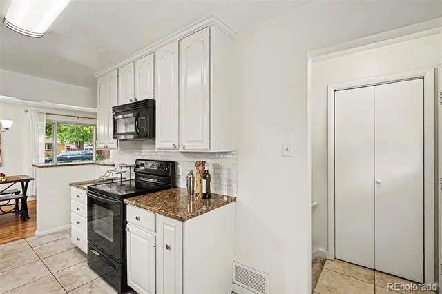 2370 Kingston Street Aurora, CO 80010