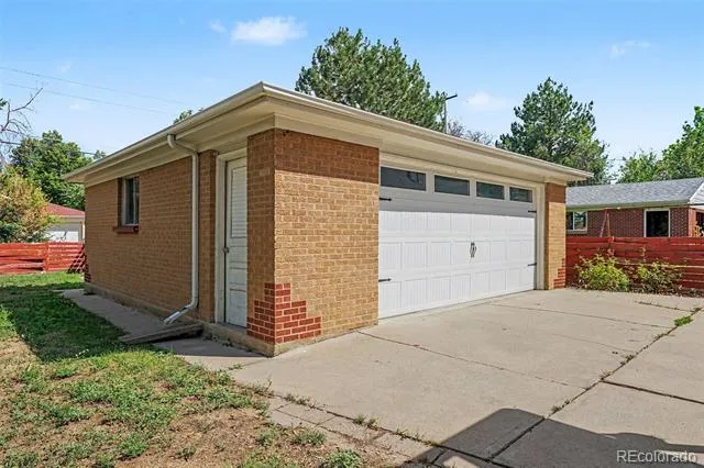2370 Kingston Street Aurora, CO 80010