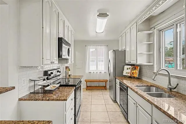 2370 Kingston Street Aurora, CO 80010