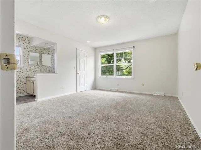 1341 S Blackhawk Way Aurora, CO 80012