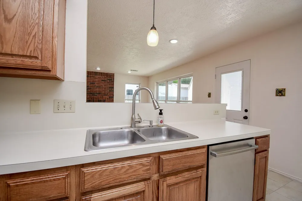 1201 Wildwood Drive Deer Park, TX 77536
