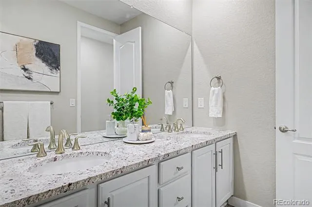 8826 S Yakima Court Aurora, CO 80016