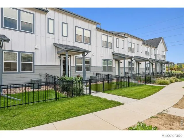 2865 Bear Springs Circle Longmont, CO 80503