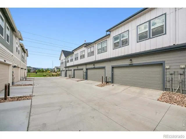 2865 Bear Springs Circle Longmont, CO 80503