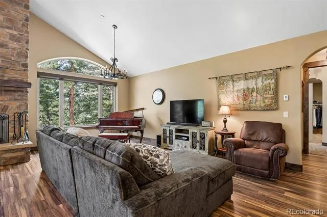 5269 S Algonquin Road Indian Hills, CO 80454
