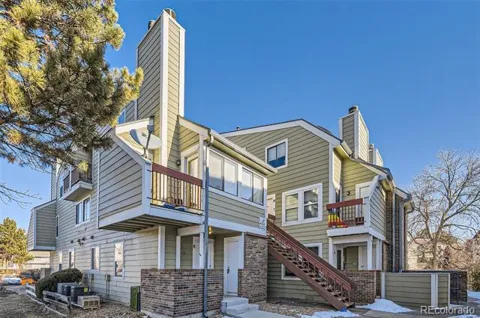 932 S Dearborn #8