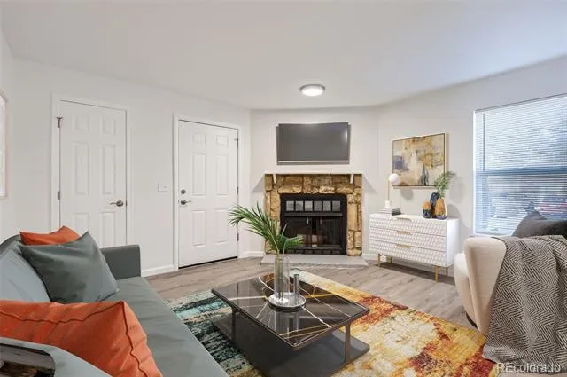 932 S Dearborn #8 Aurora, CO 80012