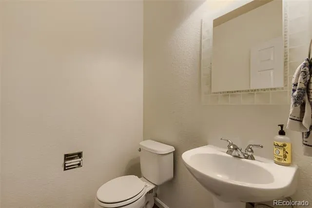 10805 Hickory Ridge Street Highlands Ranch, CO 80126