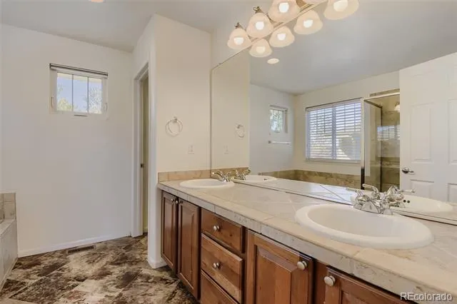 10805 Hickory Ridge Street Highlands Ranch, CO 80126