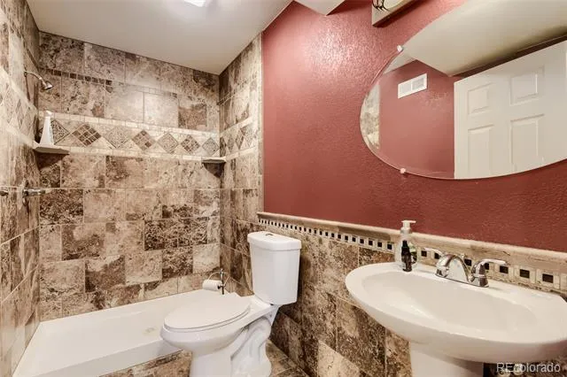 10805 Hickory Ridge Street Highlands Ranch, CO 80126