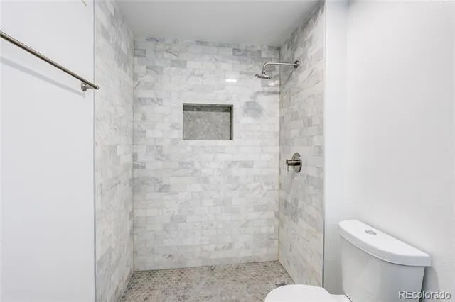2723 Roslyn Street Denver, CO 80238