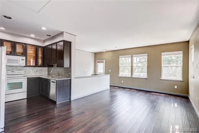 2723 Roslyn Street Denver, CO 80238