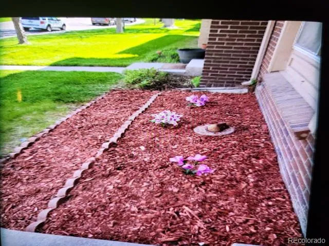 1227 S Uvalda Street Aurora, CO 80012