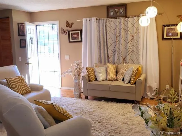 1227 S Uvalda Street Aurora, CO 80012