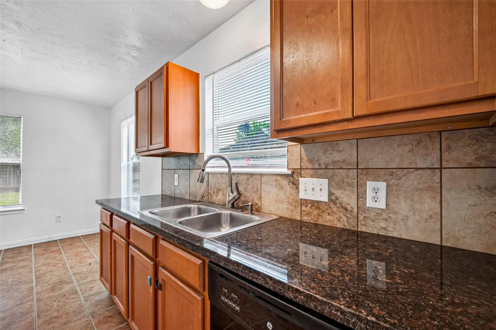 4403 Sprangletop Avenue Baytown, TX 77521