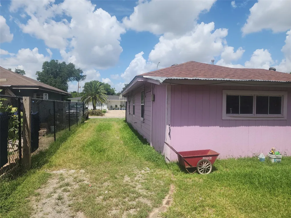 937 Vivian Avenue Pasadena, TX 77506