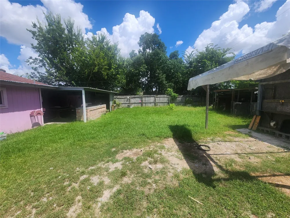937 Vivian Avenue Pasadena, TX 77506